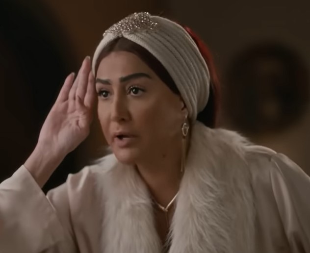 غادة عبد الرازق تقع في فخ فيفي عبده .. محاولة لاستعادة شباب امرأة 1 غادة عبد الرازق في شباب امرأة