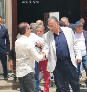 6 لقطات من جنازة نبيل سالم زوج الإعلامية سناء منصور.. الحزن على وجهها 7 جنازة نبيل سالم زوج الإعلامية سناء منصور