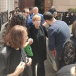 سناء منصور في جنازة زوجها الدكتور نبيل سالم