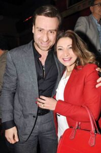 نضال الشافعي رفقة زوجته الراحلة هند محمد علي