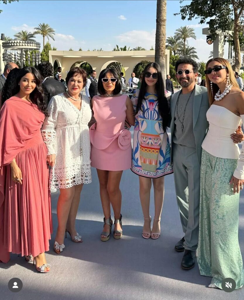 لبلبة وأحمد حلمي ومني زكي في حفل زفاف أمينة خليل