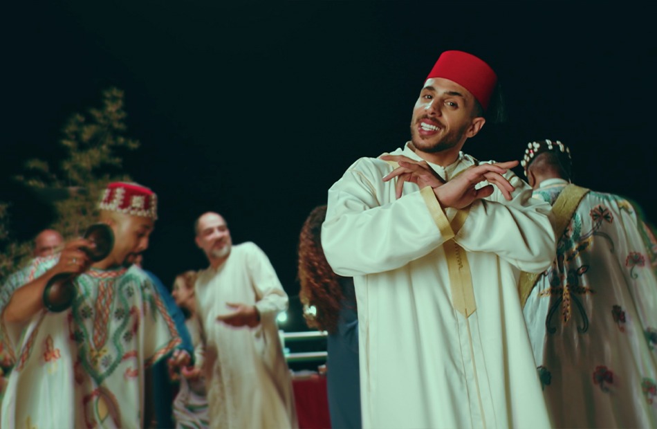 عطار في أغنية شوية شوية