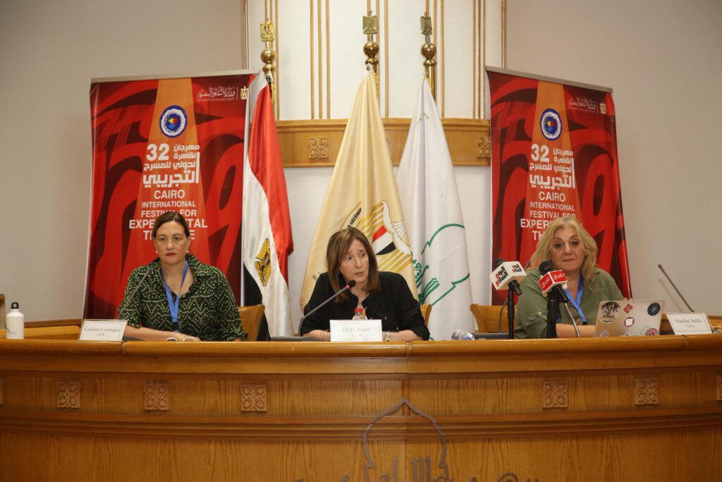 نقاشات فكرية في القاهرة التجريبي