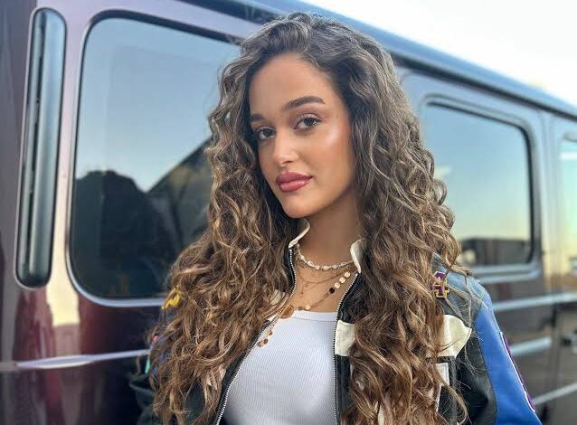 الفنانة نور إيهاب