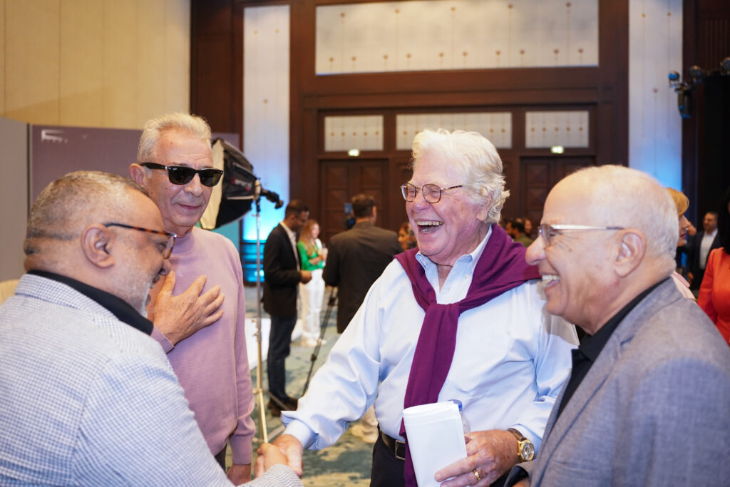 مهرجان القاهرة السينمائي يرفع الستار عن تفاصيل دورته الـ46 ورؤيته الجديدة 2 حسين فهمي ومحمود حميدة في مؤتمر مهرجان القاهرة السينمائي الدولي46