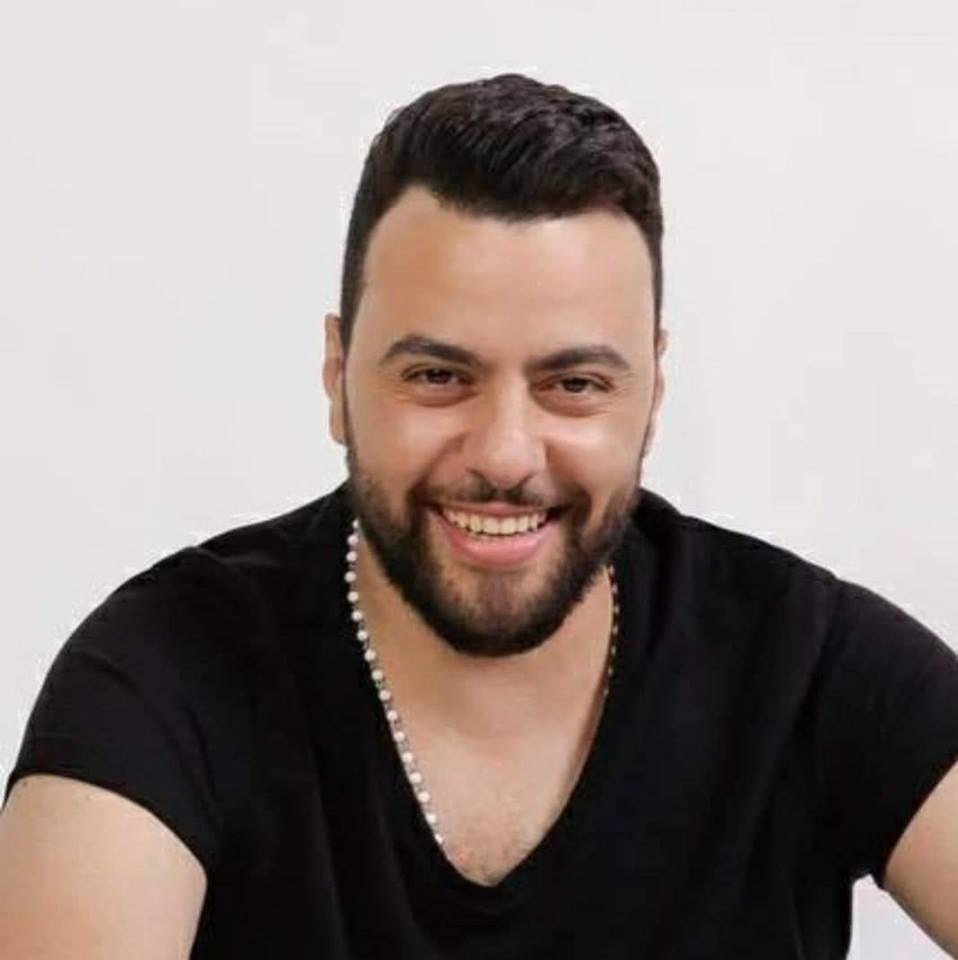 مدين يحتفل بنجاح ألحانه مع نجوم العرب ويقدّم حفله الأول بتقنية الذكاء الاصطناعي