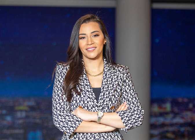 المخرجة بتول عرفة تصل الرياض لحضور Joy Awards وتصفه بأقوى وأهم حفلات الترفيه في الوطن العربي