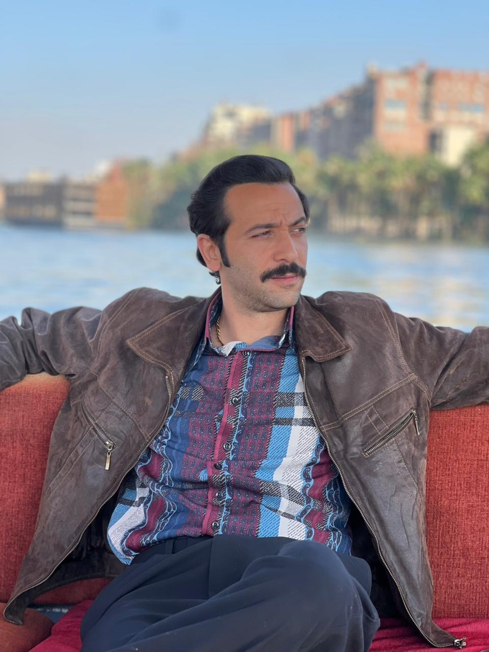 كريم قاسم يعود لرمضان بشخصية منعم المختلفة