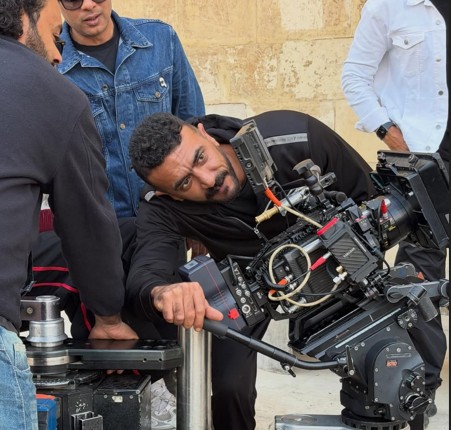 أحمد العوضي يكشف ملامح شخصية الملاكم في علي كلاي