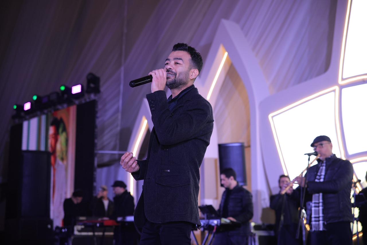 هيثم شاكر يشعل أولى ليالي خيمة وناسة بحضور جماهيري كامل العدد