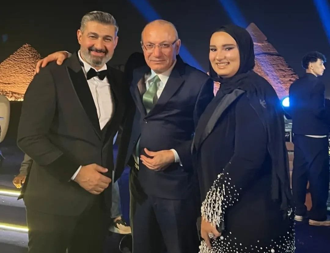 السفير التركي صالح موطلو شن يشيد بيارا أحمد ويصفها بأخته.. ولقاء يجمعه بياسر جلال في The Best