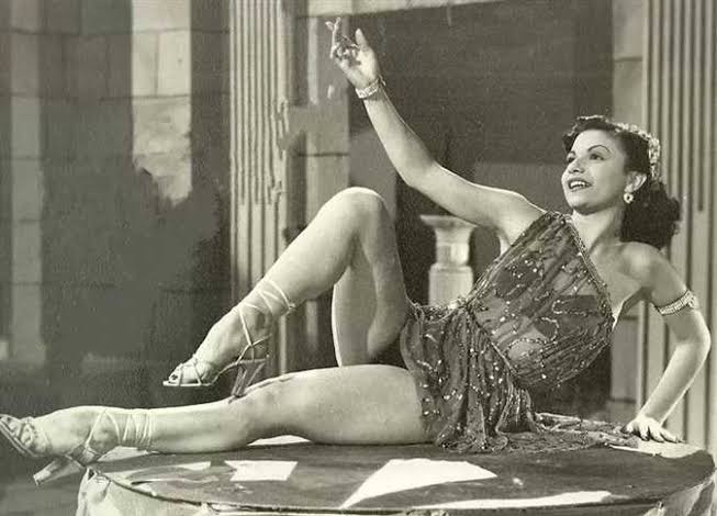 الراقصة كيتي