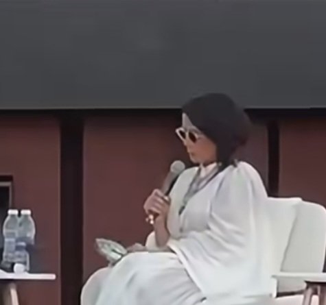 منى زكي تنهار باكية في ندوة الجونة: الهجوم على الست أتعبني نفسيًا وأوجعني بسبب زملائي