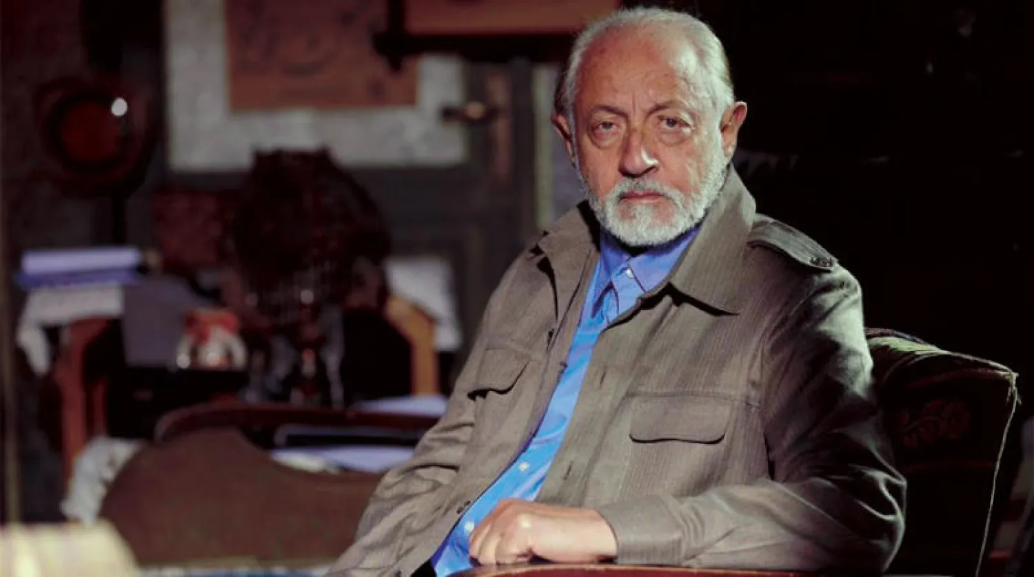 alfnan alqder abd alazez mkhewn