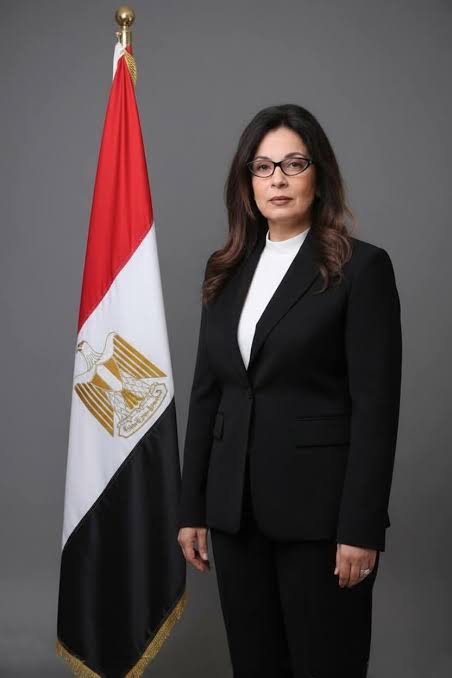 جيهان زكي وزيرة الثقافة جيهان زكي وزيرة الثقافة