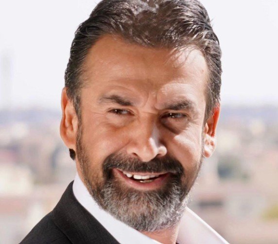 كريم عبد العزيز