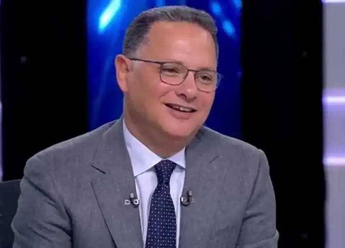 مقدم برنامج يحدث في مصر  شريف عامر