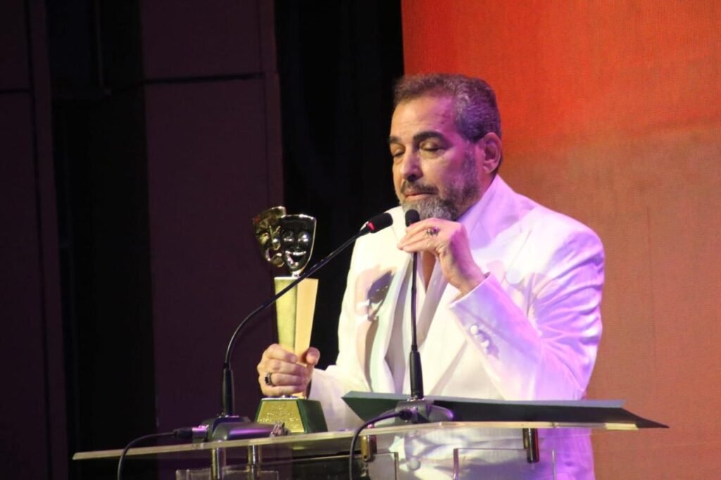 تكريم احمد عبد العزيز في  افتتاح المهرجان القومي للمسرح المصري