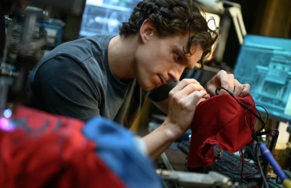 توم هولاند في  فيلم Spider Man Brand New Day
